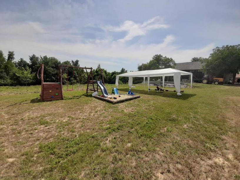 Gosp. Agroturystyczne Stary Gaj Villa Zerkowice Luaran gambar